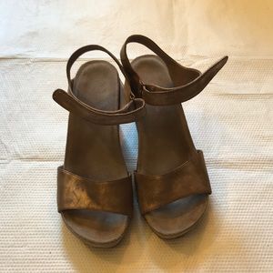 Antelope Wedges Gold Size 39